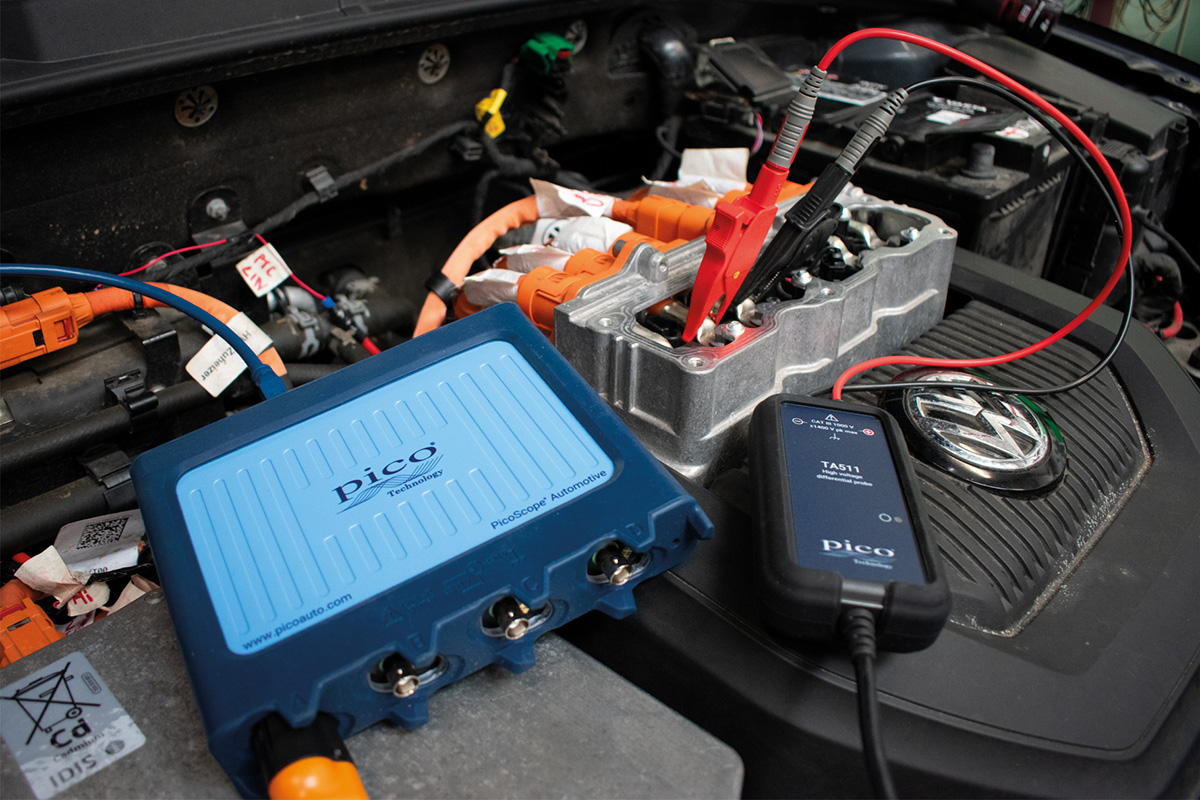 Using the PICO-TA511 PicoBNC+ 1400V Differential Probe Using the PICO-TA511 PicoBNC+ 1400V Differential Probe